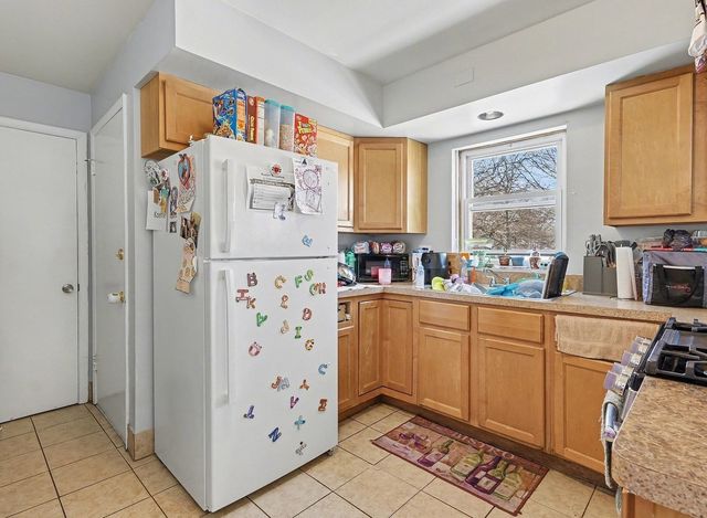 2523 Grunewald Street, Blue Island, IL 60406