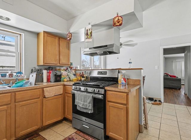 2523 Grunewald Street, Blue Island, IL 60406