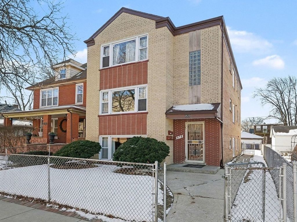 2523 Grunewald Street, Blue Island, IL 60406