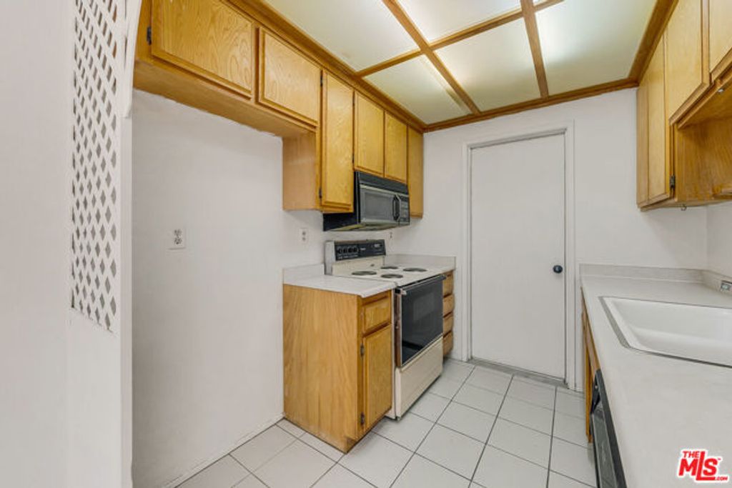 664 Corona Street, Hemet, CA 92545