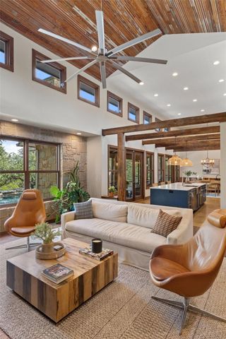 10598 Davy Crockett DR, Austin, TX 78737