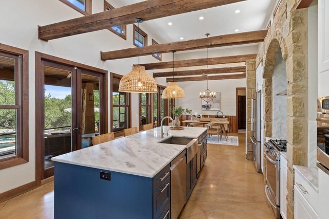 10598 Davy Crockett DR, Austin, TX 78737
