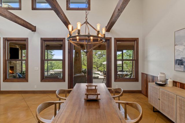 10598 Davy Crockett DR, Austin, TX 78737