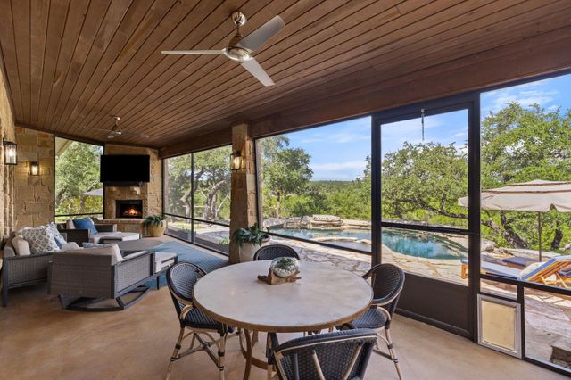 10598 Davy Crockett DR, Austin, TX 78737