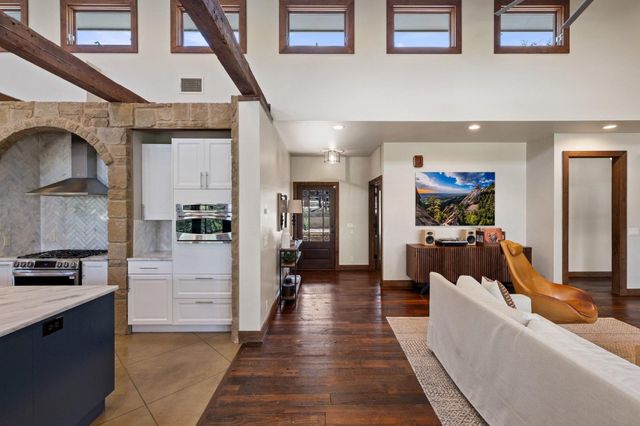 10598 Davy Crockett DR, Austin, TX 78737