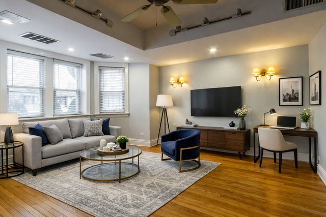 7346 Lake Street GW, River Forest, IL 60305