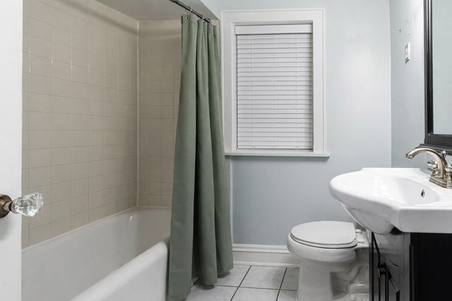 7346 Lake Street GW, River Forest, IL 60305