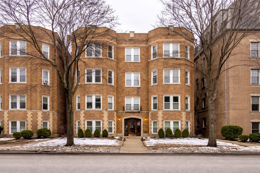 7346 Lake Street GW, River Forest, IL 60305