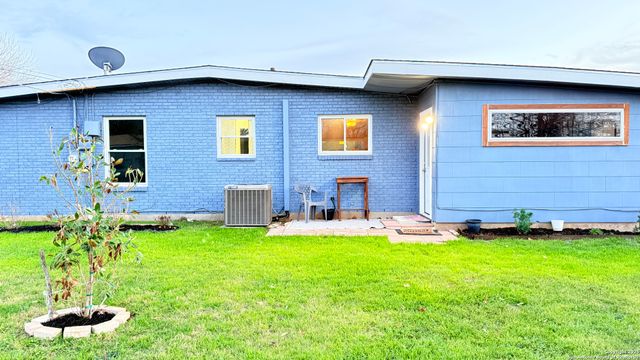 4227 Eisenhauer, San Antonio, TX 78218