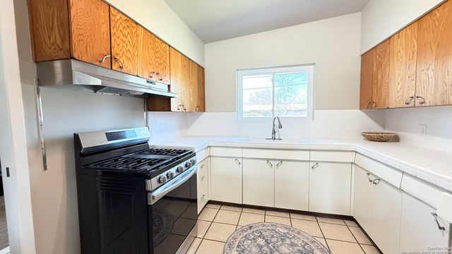 4227 Eisenhauer, San Antonio, TX 78218