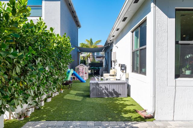 7284 Estero Drive, Lake Worth, FL 33463