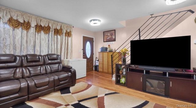 102-64 188th Street, Hollis, NY 11423