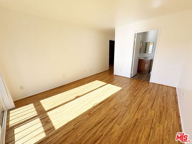 5440 Carlton Way 110, Los Angeles, CA 90027