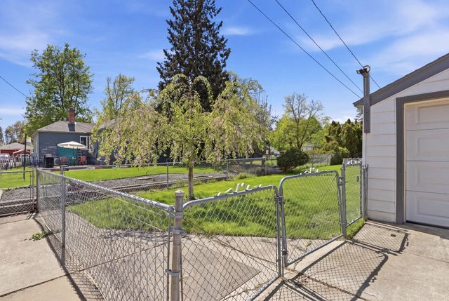 3917 S Grand Blvd, Spokane, WA 99203