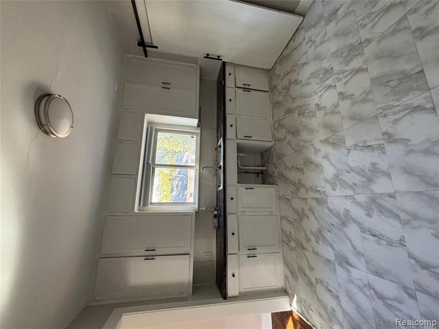 2051 Lavelle Road, Flint, MI 48504