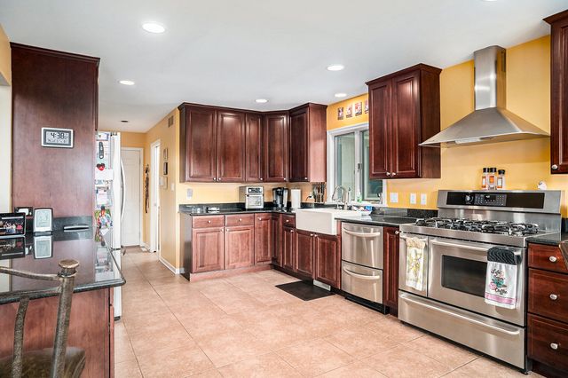 501 Eagle Court, Valparaiso, IN 46383