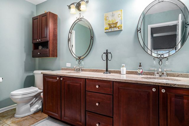 501 Eagle Court, Valparaiso, IN 46383