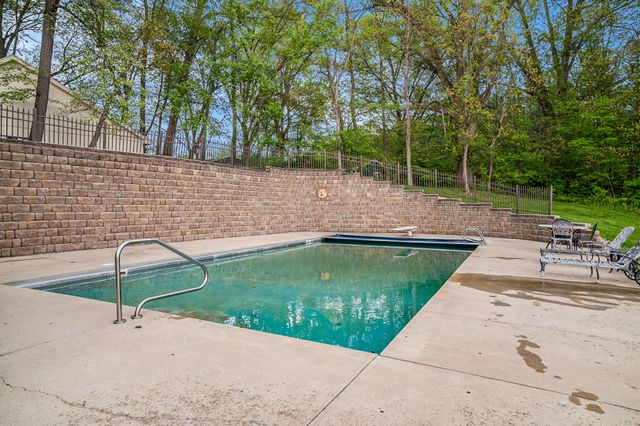 501 Eagle Court, Valparaiso, IN 46383