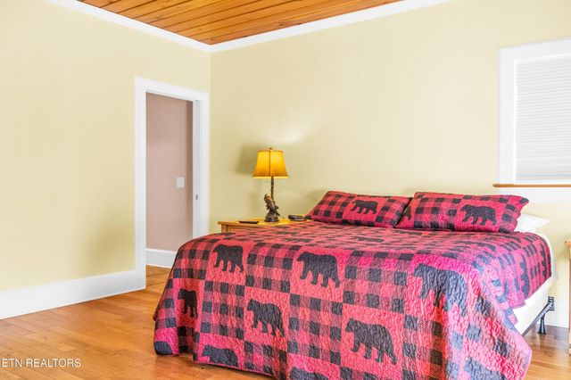 128 Rafter Rd, Tellico Plains, TN 37385