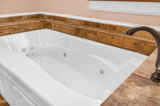 128 Rafter Rd, Tellico Plains, TN 37385