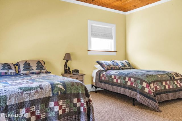 128 Rafter Rd, Tellico Plains, TN 37385