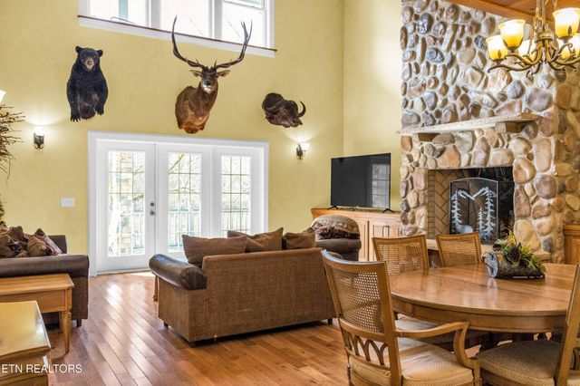 128 Rafter Rd, Tellico Plains, TN 37385