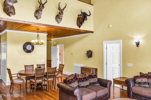 128 Rafter Rd, Tellico Plains, TN 37385