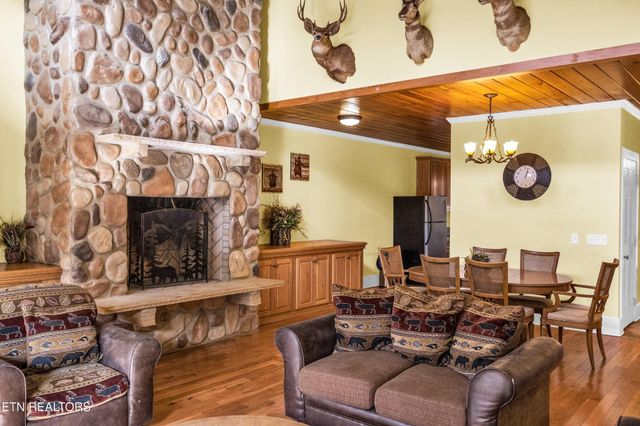 128 Rafter Rd, Tellico Plains, TN 37385