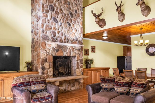 128 Rafter Rd, Tellico Plains, TN 37385