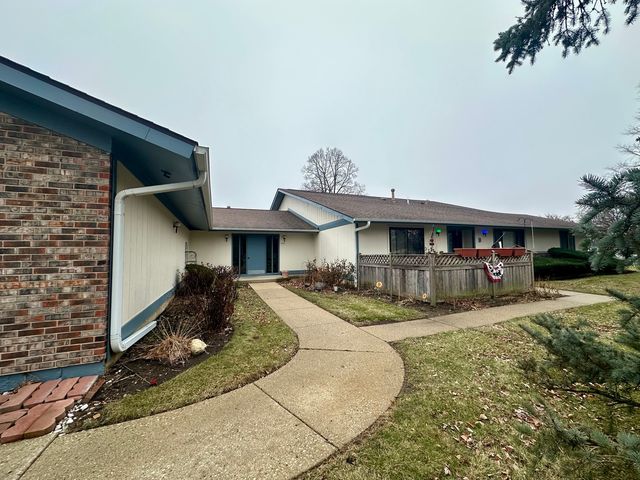 925 Wiltshire Drive D, Mchenry, IL 60050