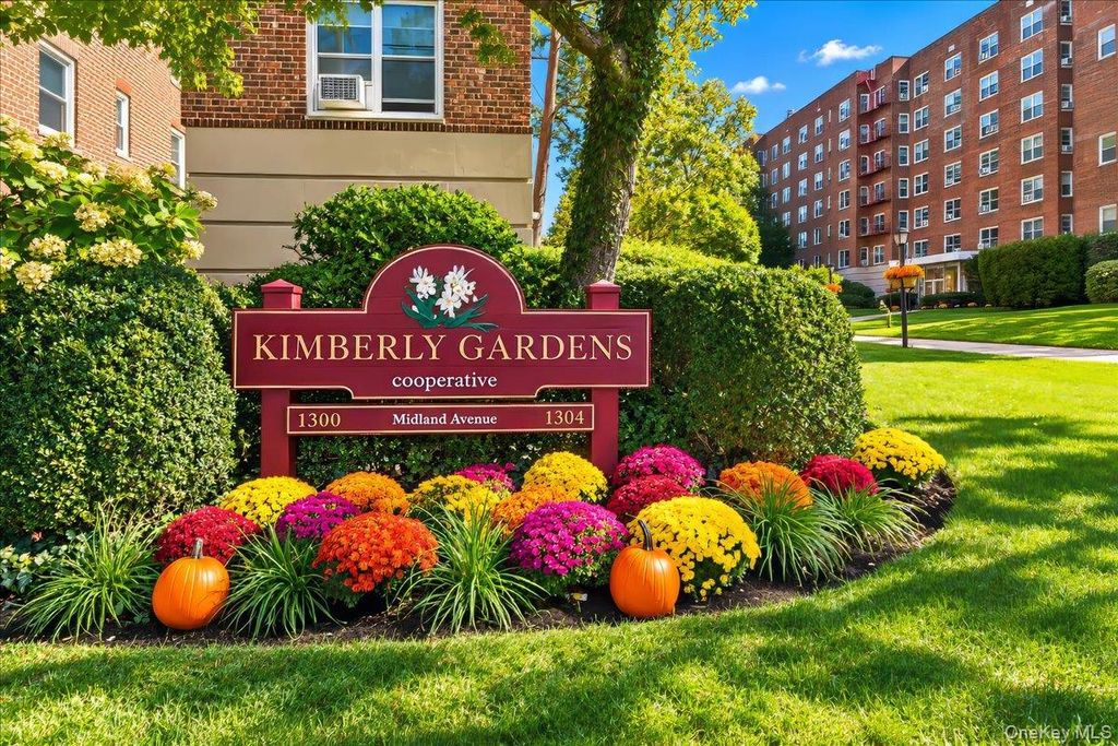 1300 Midland Avenue C26, Yonkers, NY 10704 — exterior