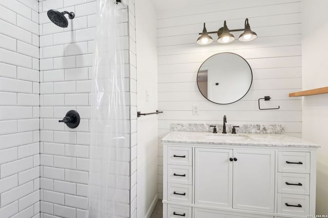 445 Granada, New Braunfels, TX 78130