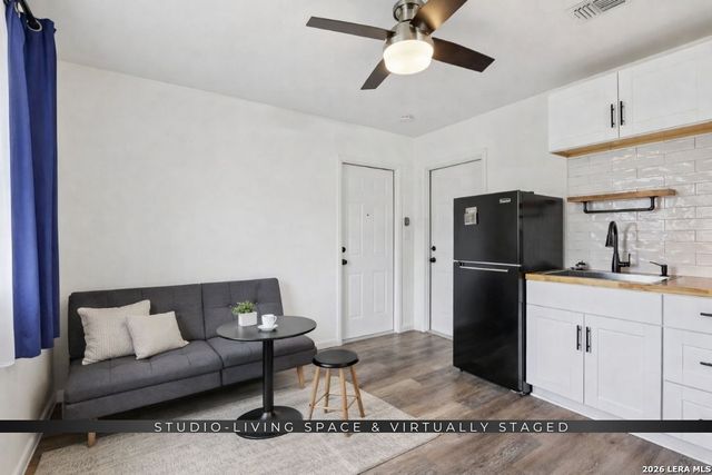 445 Granada, New Braunfels, TX 78130