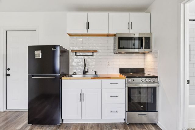 445 Granada, New Braunfels, TX 78130