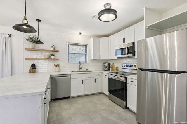 445 Granada, New Braunfels, TX 78130