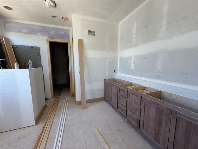 25361 W 107th Terrace, Olathe, KS 66061