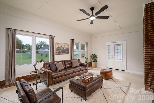 1081 Redleaf Trail, Lincolnton, NC 28092