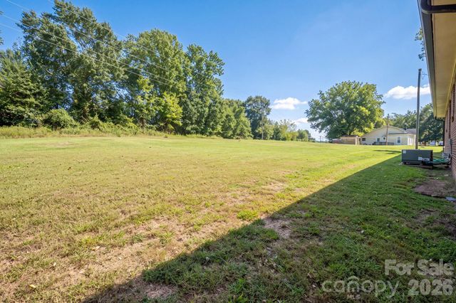 1081 Redleaf Trail, Lincolnton, NC 28092