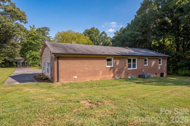 1081 Redleaf Trail, Lincolnton, NC 28092