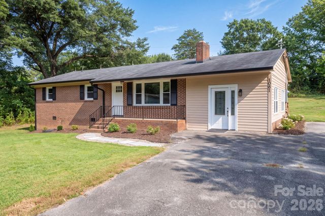 1081 Redleaf Trail, Lincolnton, NC 28092