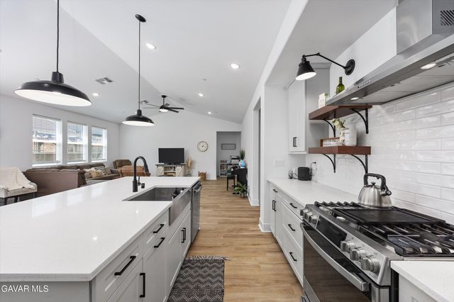 212 Artina Court, Tehachapi, CA 93561