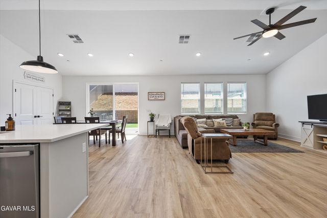 212 Artina Court, Tehachapi, CA 93561