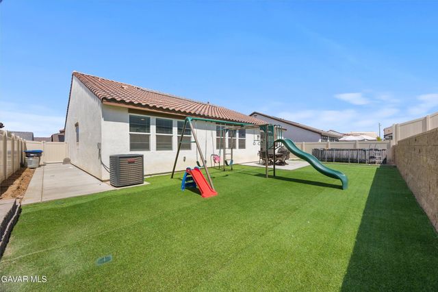 212 Artina Court, Tehachapi, CA 93561