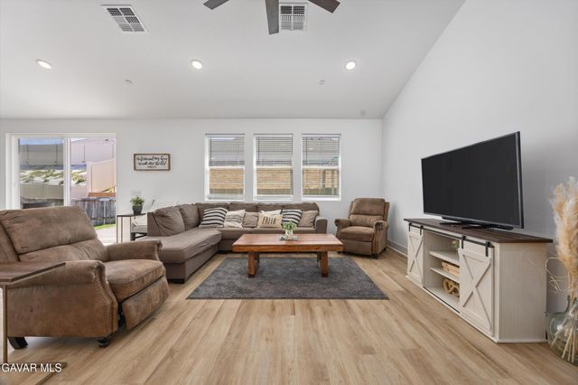 212 Artina Court, Tehachapi, CA 93561