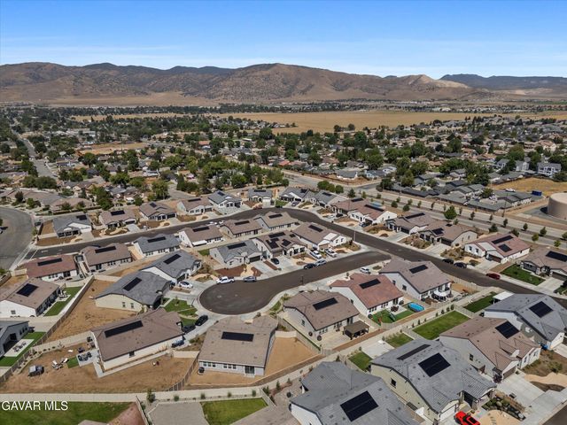 212 Artina Court, Tehachapi, CA 93561