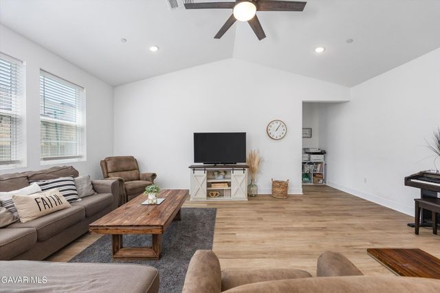 212 Artina Court, Tehachapi, CA 93561