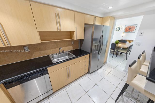 10350 W Bay Harbor Dr 5E, Bay Harbor Islands, FL 33154