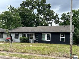 5823 Belmark Street, Houston, TX 77033