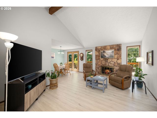 3128 Se TIMBERLAKE Dr, Hillsboro, OR 97123