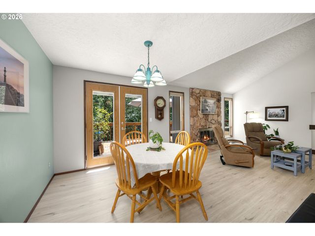3128 Se TIMBERLAKE Dr, Hillsboro, OR 97123